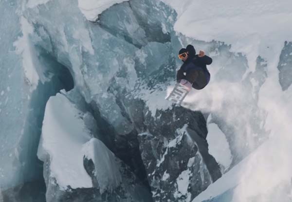 Snowboarding in Chamonix - Frozen Mind - Victor De Le Rue