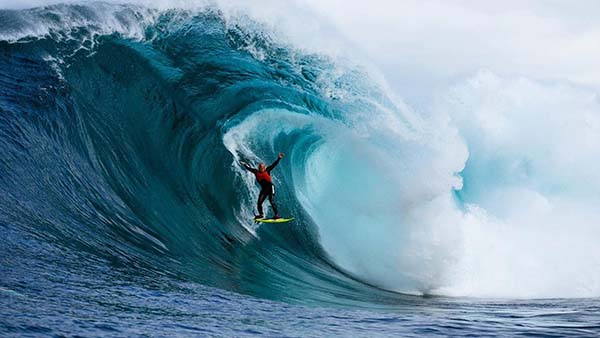 Surfing Air Drops Shipstern's Bluff